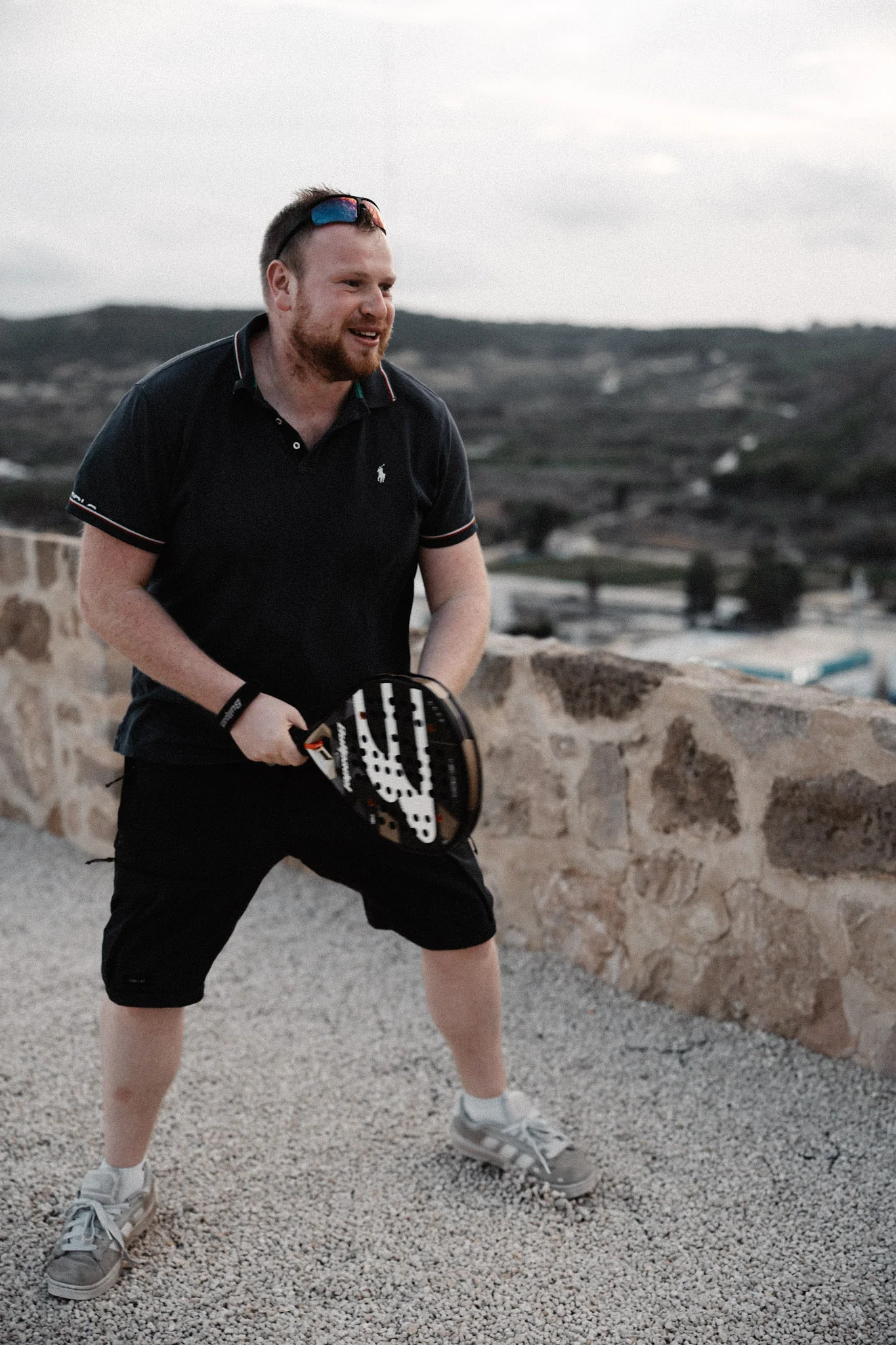 Padel bei Sonnenuntergang